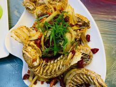 -覃记海鲜美食餐厅