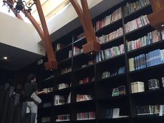 -钟书阁(松江泰晤士小镇店)