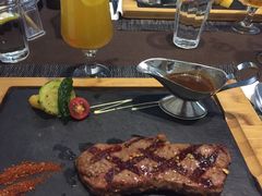 -悦享绿山墙西餐厅