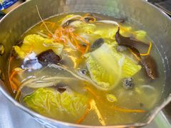 药膳乌鸡小锅米线-哪爪小锅米线·拌鸡爪