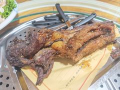 -牧民人家羊粪火自煮手把肉餐馆