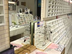 -诺柯视眼镜-蔡司依视路官方工厂店(淞南一店)