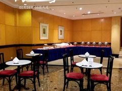 -深圳富苑皇冠假日套房酒店