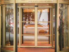 -深圳富苑皇冠假日套房酒店