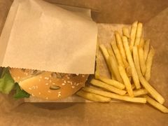 -麦当劳(轻轨曹杨路店)