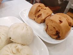 -李与白包子铺(桐梓林店)