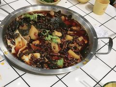 -晓彭肥肠鸡·泡椒鸡火锅(水木天地店)