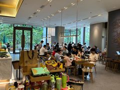-星巴克臻选(深圳龙华红山天虹店)
