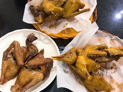 红烧乳鸽-煲煲掂风味煲仔饭餐厅(西区店)