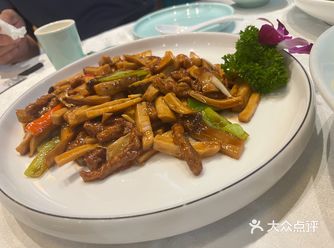 #0元玩转这座城团购的套餐，量很大，每盘菜都是满满一