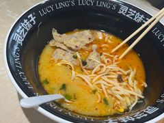 -灵芝妹子海鲜米线(劳动公园店)