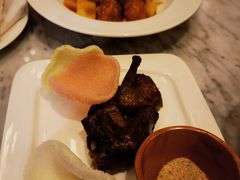 脆皮炸乳鸽-厦门朗豪酒店 · 明阁中餐厅