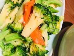 炒西兰花-吕氏疙瘩汤·新鲁菜(济南万象城店)