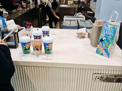 -瑞幸咖啡(凯德虹口龙之梦店)