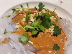 -老码头黑皮肘子锅包肉(赣水路店)