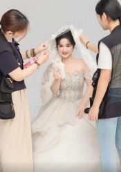 点击看大图 -挪娅婚纱摄影皇家会所