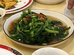清炒豆苗-小实惠嘉(威海路店)
