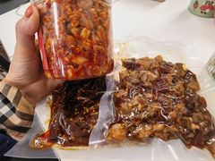 麻辣萝卜干-鑫记婆婆兔·成都特产·兔头手撕兔(太古里店)