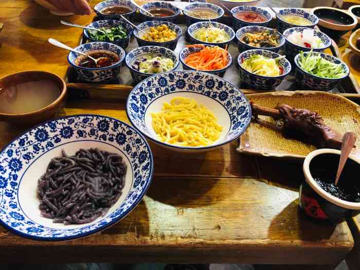 老贺家陕北抿节面馆-"滴滴司机推荐的网红地儿,西北莜面村的味道.