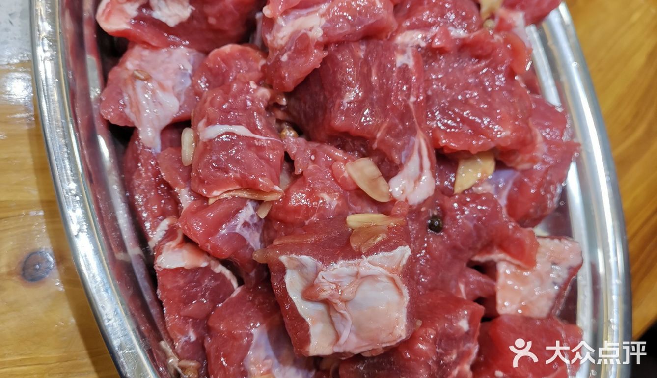 店家建议要三斤牛肉，送了一斤半牛排
