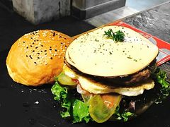 -HIGH FIVE哈福手工汉堡(桂林路店)