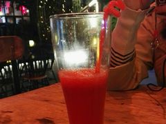 鲜榨西瓜汁-拾光音乐餐酒吧(告庄星光夜市店)
