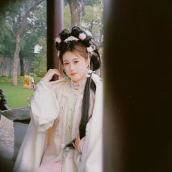 -一揽芳华汉服旗袍体验馆(拙政园店)