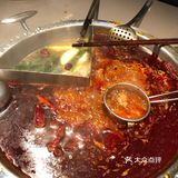 昨天第二次去吃怂火锅，门口有小姐姐唱歌，好有感觉