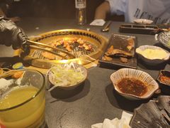 -铭牛烧肉·和牛海鲜自助(高新月牙湖店)