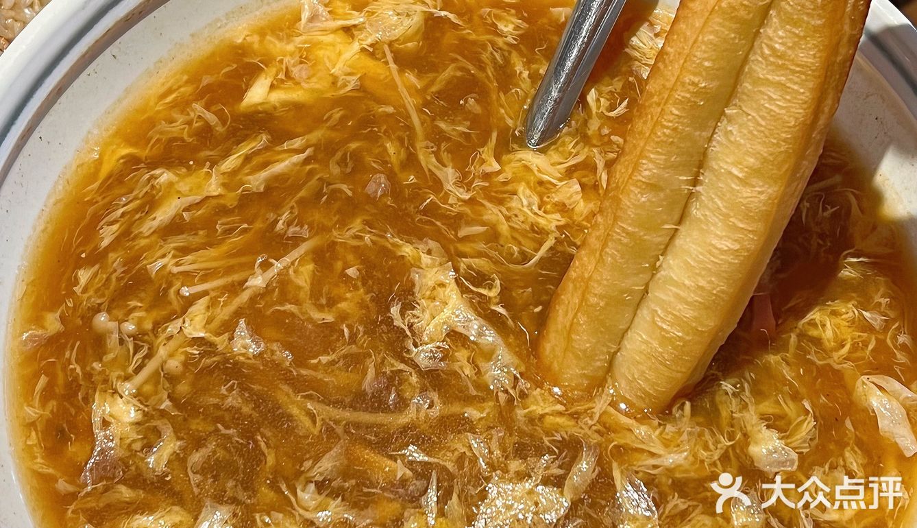 在青岛你永远可以相信学校旁边人均30的平价炒菜饭店！