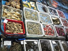 -霞涌市场海鲜摆卖区