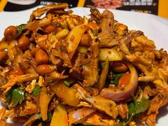 -喝丢一只鞋海鲜烧烤·海肠捞饭(东关街店)
