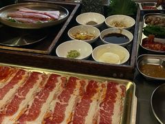 -围炉肉舍•炭烤活鳗•丹东海鲜烤肉(步行街店)