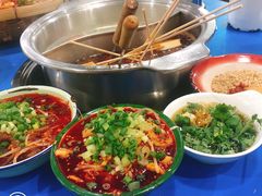 -马路边边麻辣烫串串火锅(体育西路店)