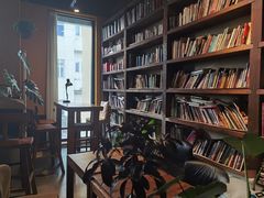 -房角石咖啡与书(吉大南校店)