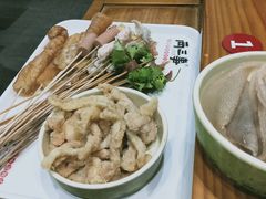 -两三事小郡肝串串香火锅(桂庙店)