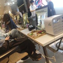 -罗亚帝造型·烫发染发