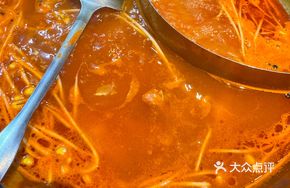 Classic Kaili Red Sour Soup Pot