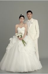 -雪中彩影婚纱摄影·微光艺术中心