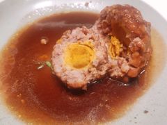 鸭蛋黄狮子头-梅飞酒家(名辉豪庭店)