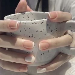 -悦指间美甲美睫