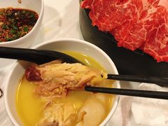 -鲜入围煮花胶鸡海鲜火锅