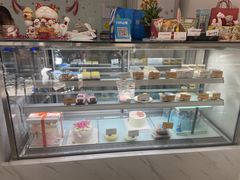 面包甜点陈列柜-六伴夏烘焙蛋糕·低糖动物奶油