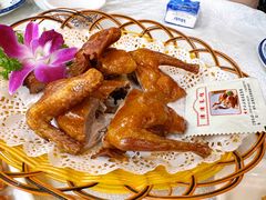 红烧乳鸽-津津菜馆(绝没分店)
