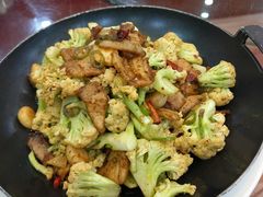 -乔家小院•本地小海鲜•非遗驴肉(万年泉路店)