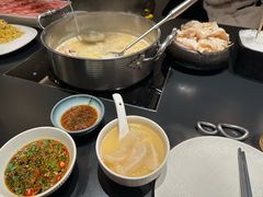 -鲜入唯煮·港式海鲜牛肉火锅(金宝街店)