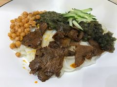 烧椒皮蛋牛肉拌粉-拌面小当家