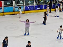 -正佳冰河湾真冰滑冰场