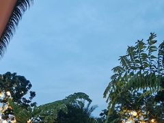 -茅草房·河畔园林火锅