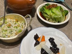 -月枫江南小馆(绿地缤纷广场店)